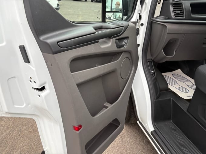 2025 Ford Transit Custom