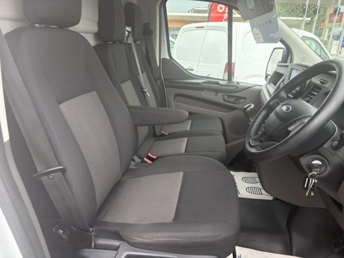2025 Ford Transit Custom