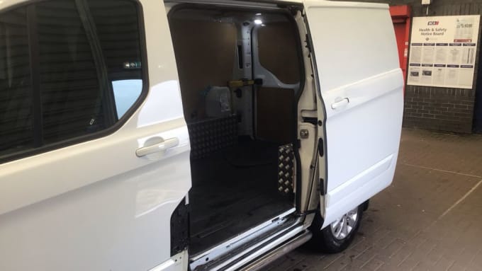 2025 Ford Transit Custom