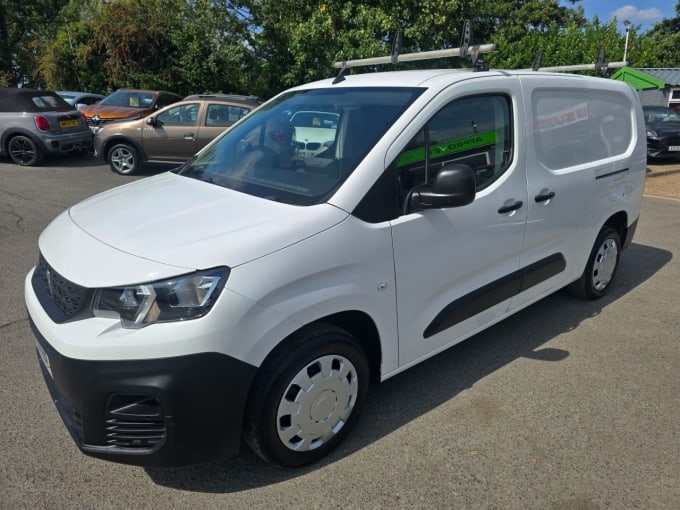 2025 Peugeot Partner