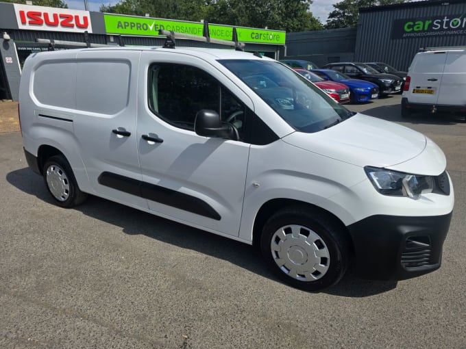 2025 Peugeot Partner