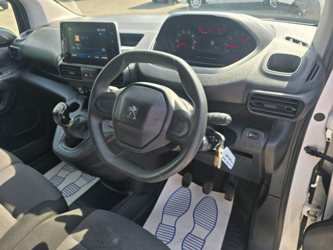 2025 Peugeot Partner