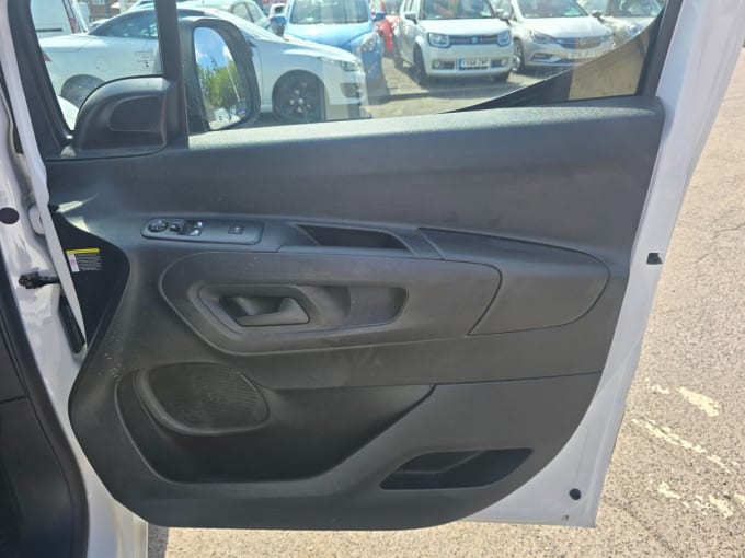 2025 Peugeot Partner