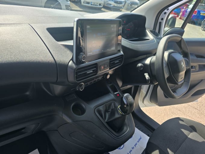 2025 Peugeot Partner