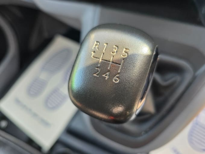 2025 Peugeot Expert