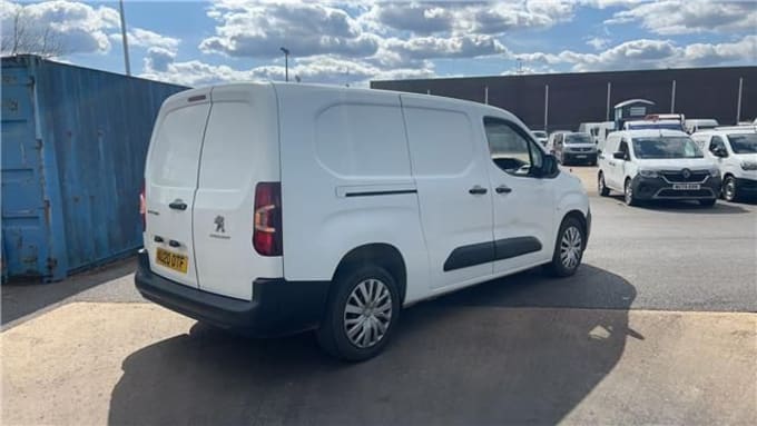 2025 Peugeot Partner