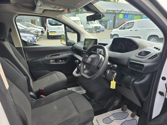 2025 Peugeot Partner
