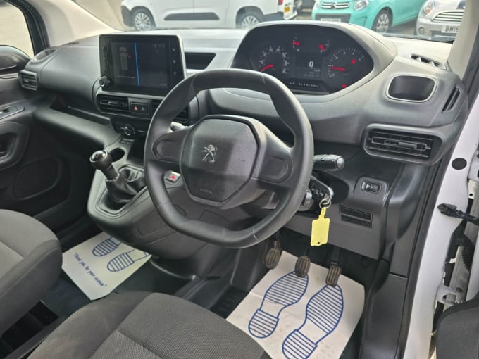 2025 Peugeot Partner