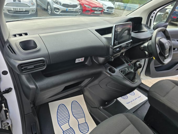 2025 Peugeot Partner