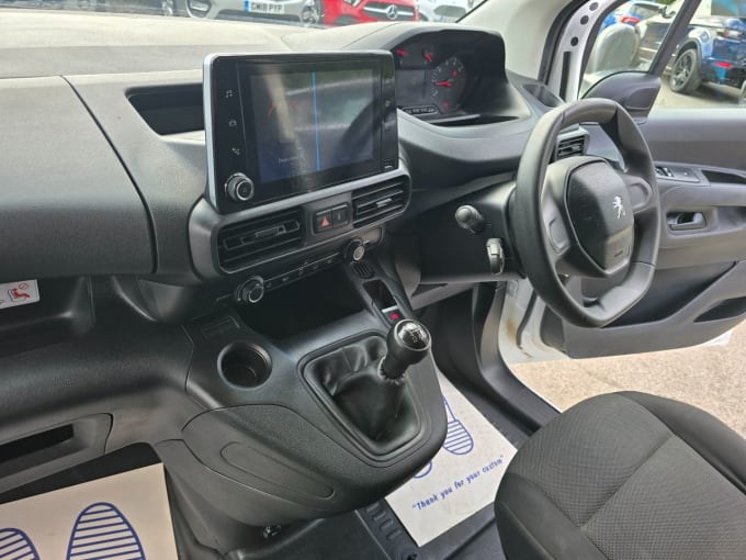 2025 Peugeot Partner