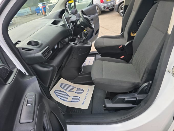 2025 Peugeot Partner
