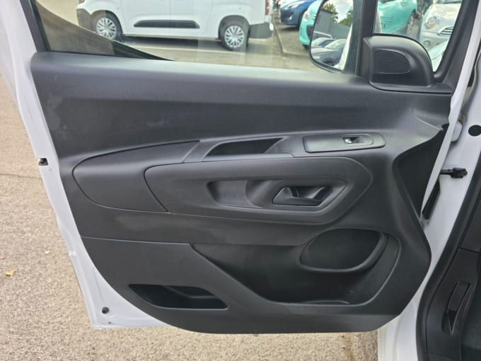 2025 Peugeot Partner