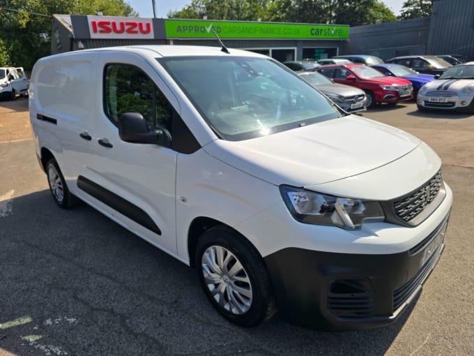 2025 Peugeot Partner