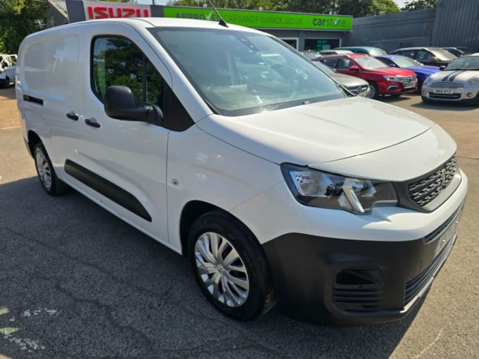 2025 Peugeot Partner