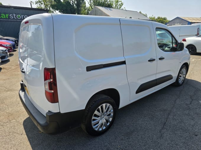 2025 Peugeot Partner