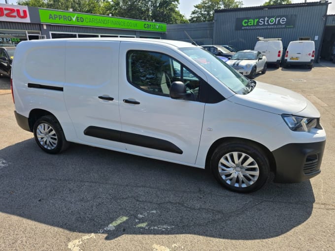 2025 Peugeot Partner