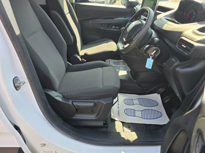 2025 Peugeot Partner