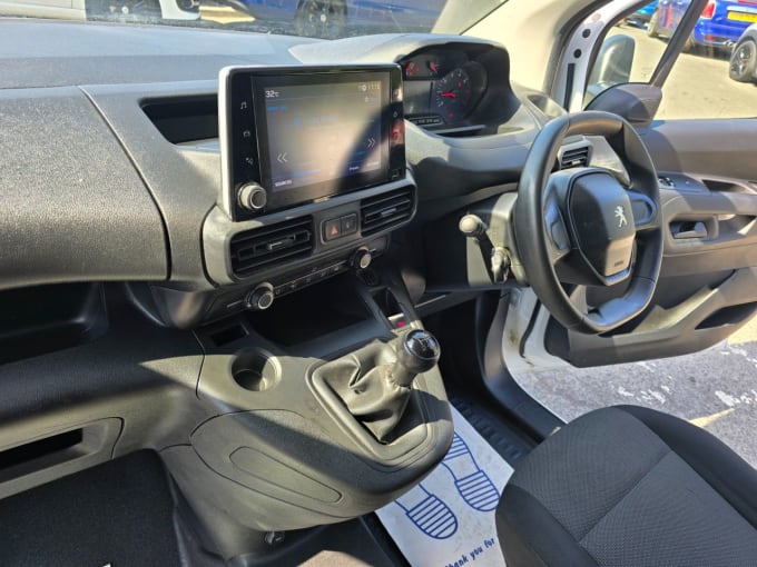 2025 Peugeot Partner