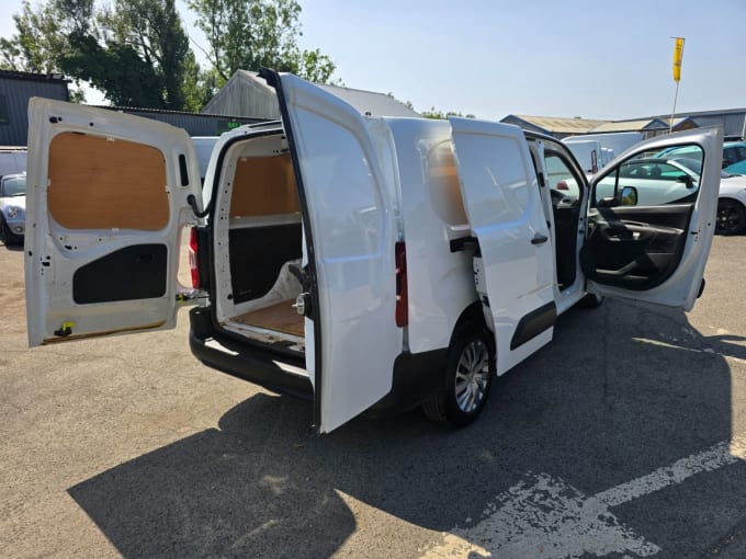 2025 Peugeot Partner