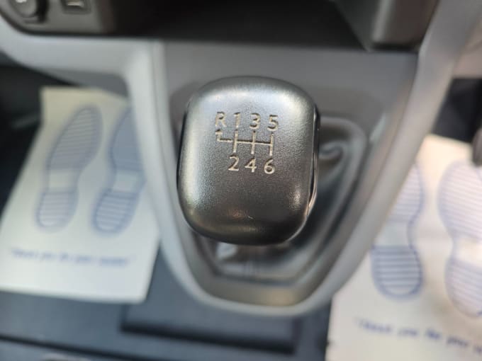 2025 Peugeot Expert
