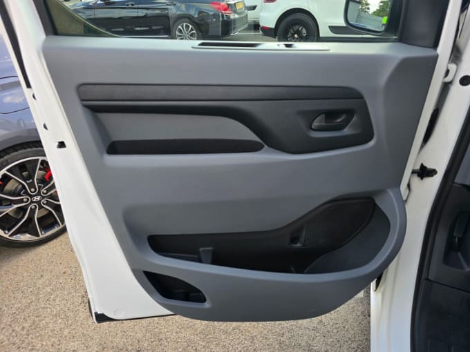 2025 Peugeot Expert