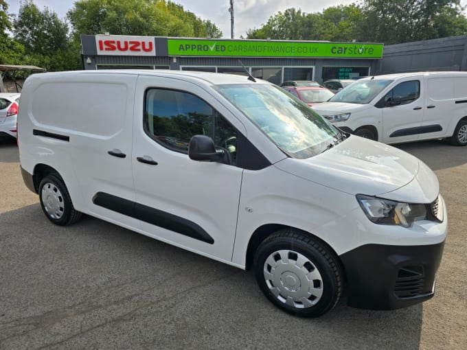 2025 Peugeot Partner