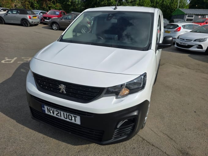 2025 Peugeot Partner