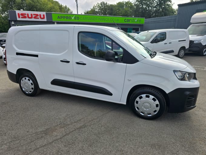 2025 Peugeot Partner