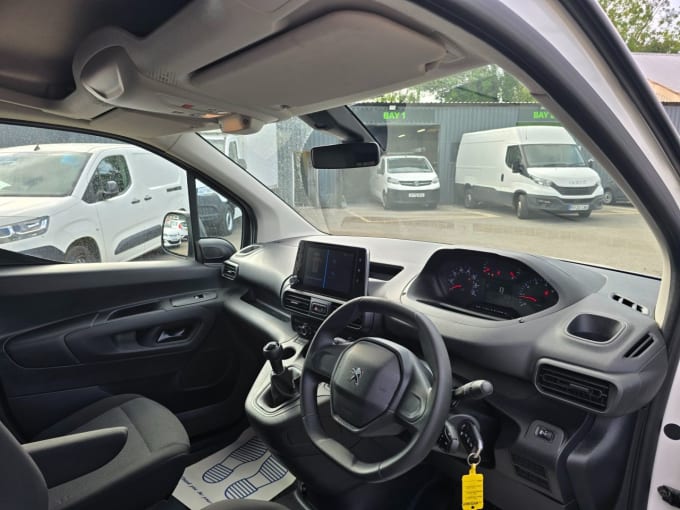 2025 Peugeot Partner