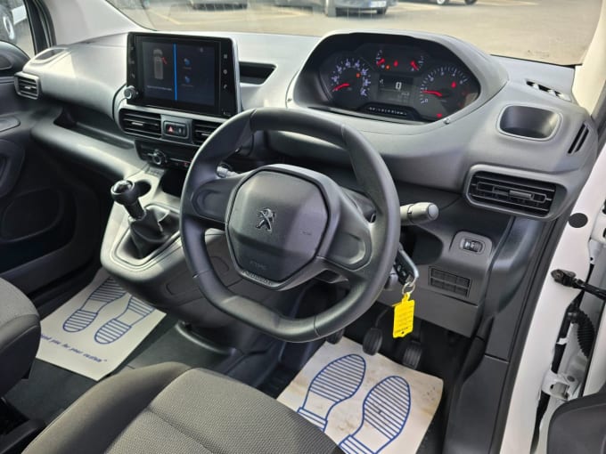 2025 Peugeot Partner
