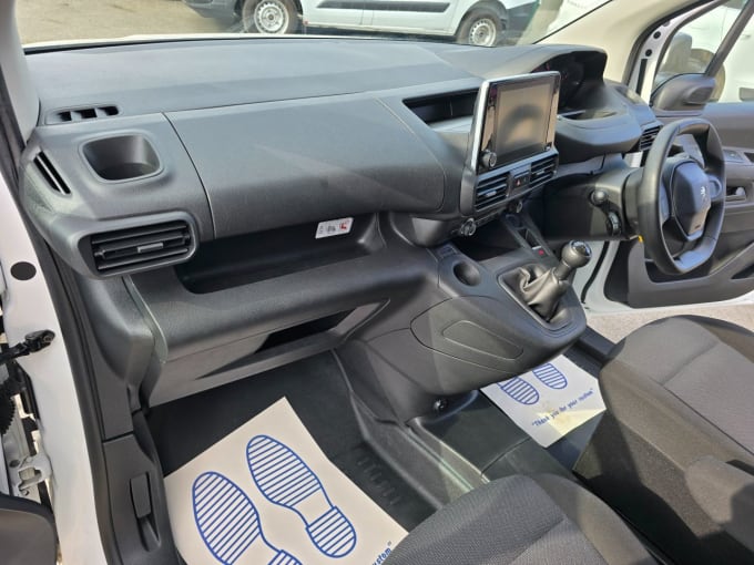 2025 Peugeot Partner