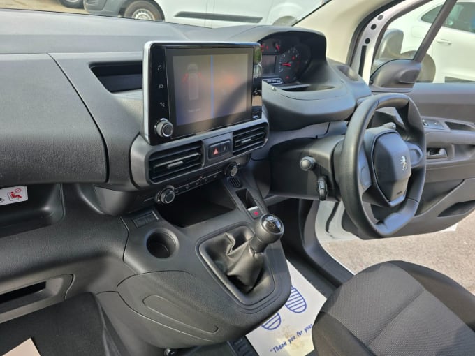 2025 Peugeot Partner