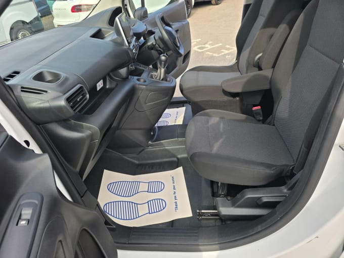 2025 Peugeot Partner