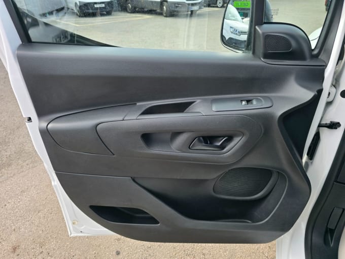 2025 Peugeot Partner