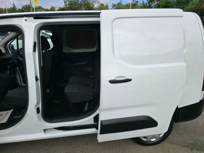 2025 Peugeot Partner