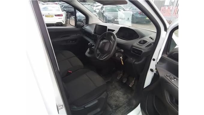 2025 Peugeot Partner