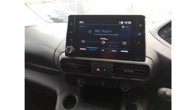 2025 Peugeot Partner