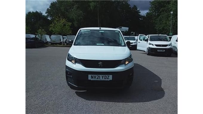 2025 Peugeot Partner