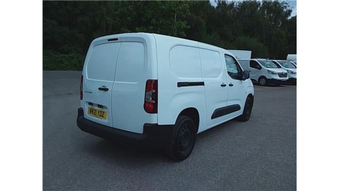 2025 Peugeot Partner