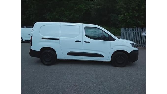 2025 Peugeot Partner