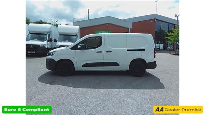 2025 Peugeot Partner