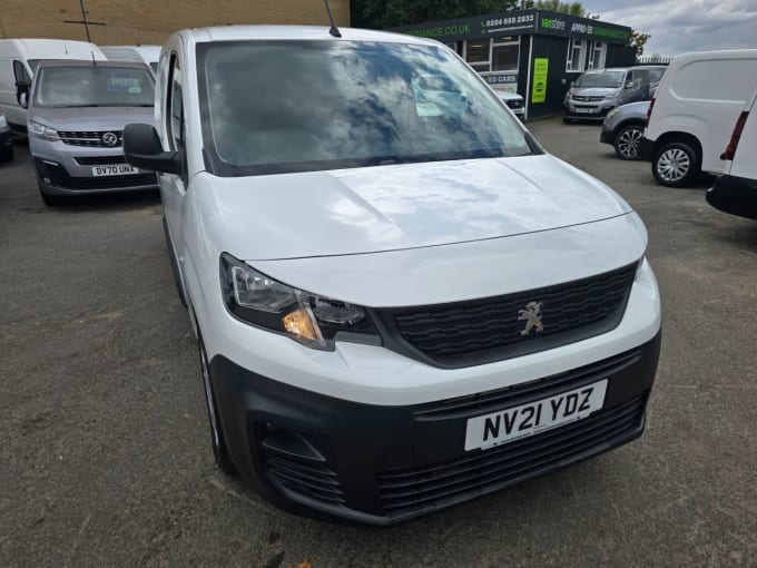 2025 Peugeot Partner
