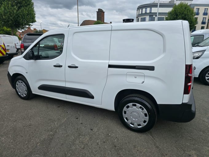 2025 Peugeot Partner