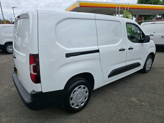 2025 Peugeot Partner