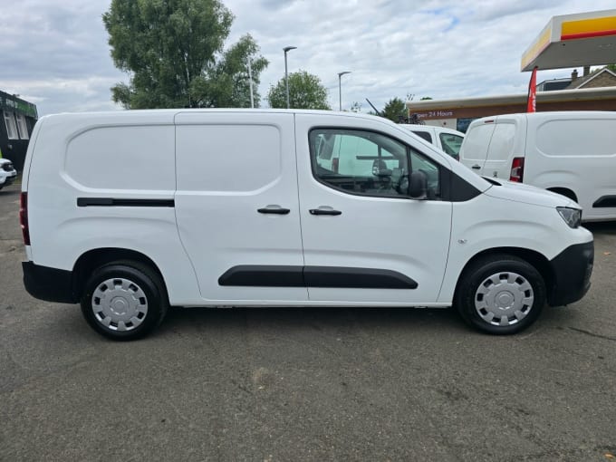2025 Peugeot Partner