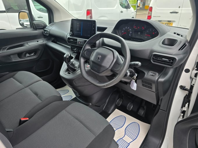 2025 Peugeot Partner