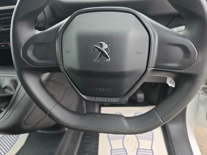 2025 Peugeot Partner