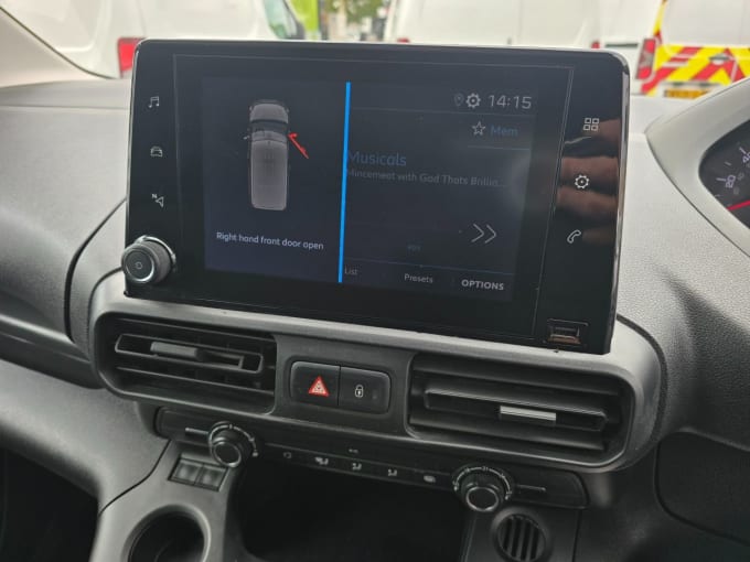 2025 Peugeot Partner