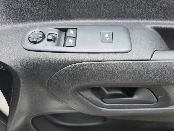 2025 Peugeot Partner