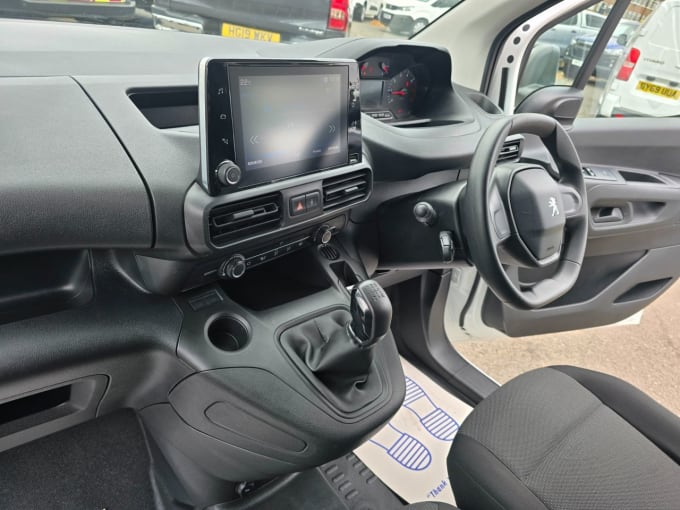 2025 Peugeot Partner